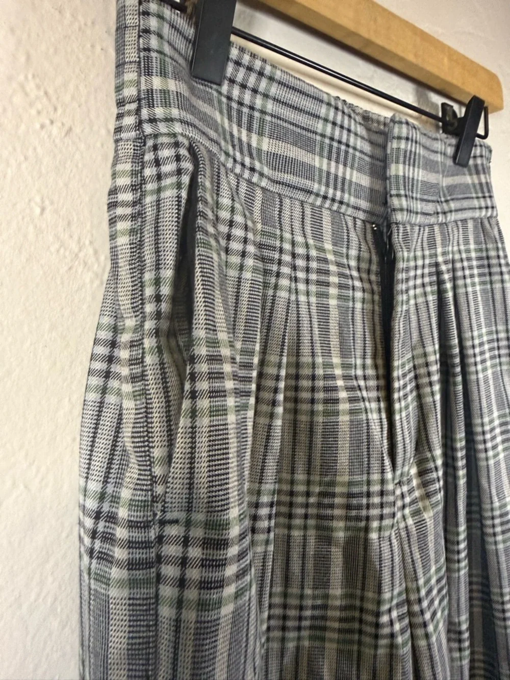 Urban Outfitters Paige glen plaid pleated trousers Size XS